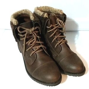 CLIFFS BY WHITE MOUNTAIN CHOCOLATE BROWN LACE UP FUR TRIM ANKLE BOOTS SZ…